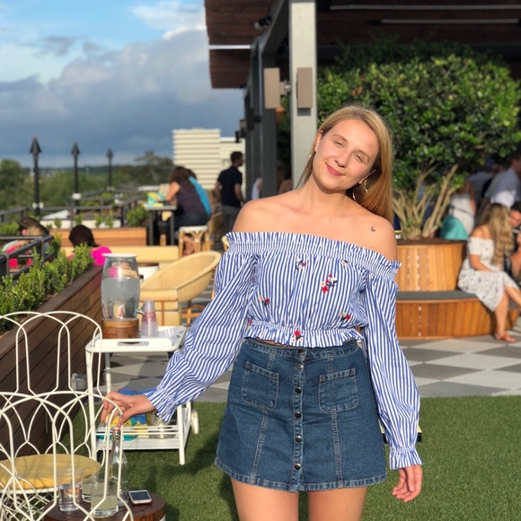 Milena - Picture 3 of 3